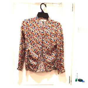 Zara flowered girl top. Buttoned down.